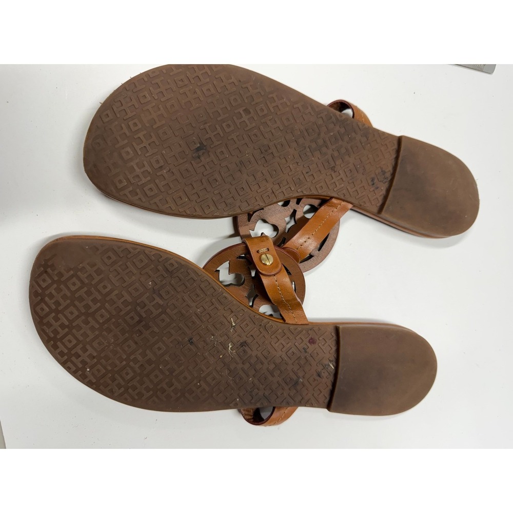 Tory Burch Miller Sandals Tan Leather Thong Flat Logo Medallion Brown Womens - Picture 3 of 3